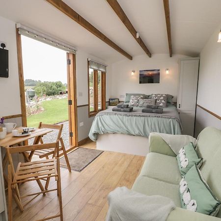 Tan Y Castell Shepherds Hut Llangollen Εξωτερικό φωτογραφία