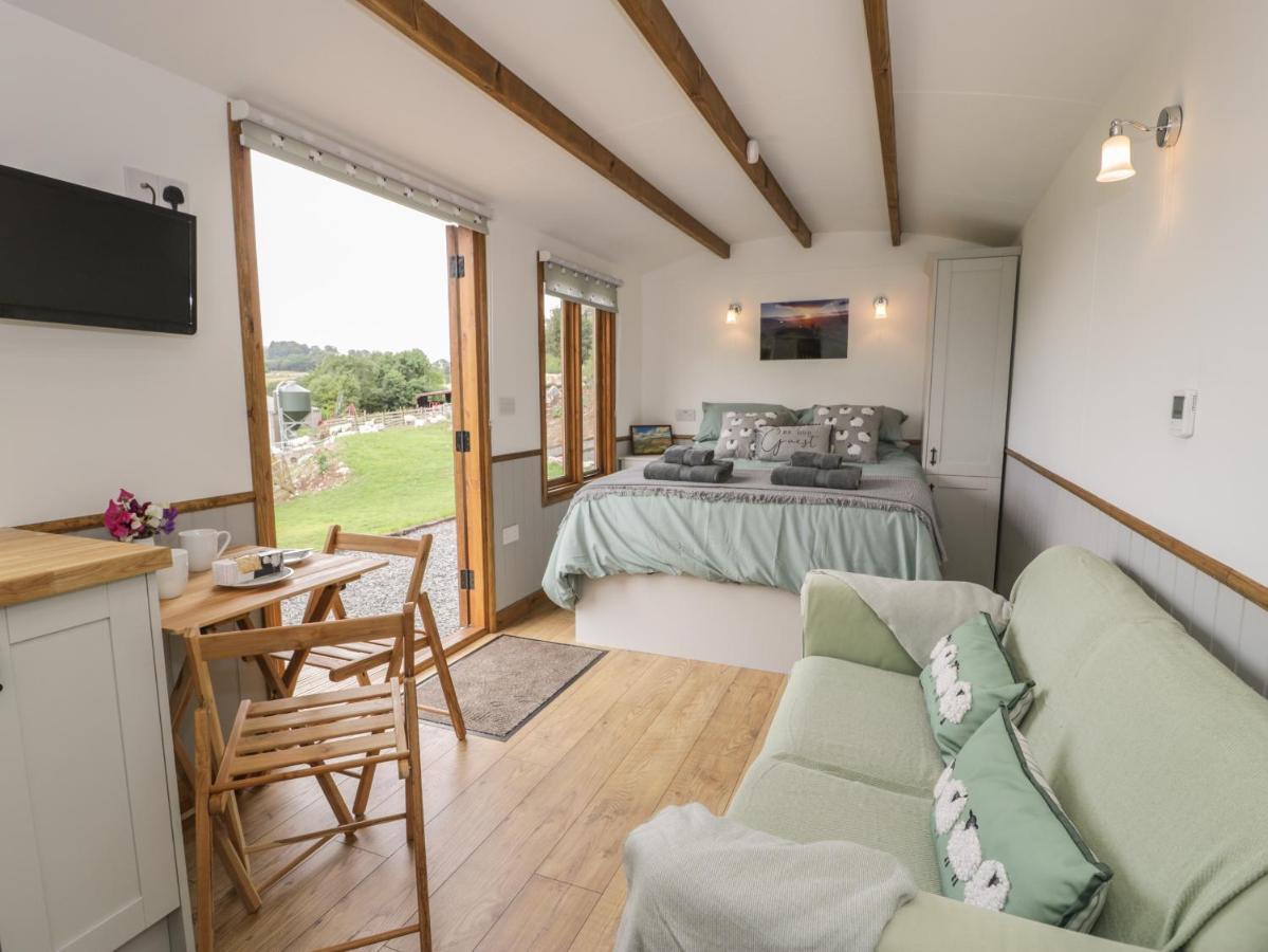 Tan Y Castell Shepherds Hut Llangollen Εξωτερικό φωτογραφία