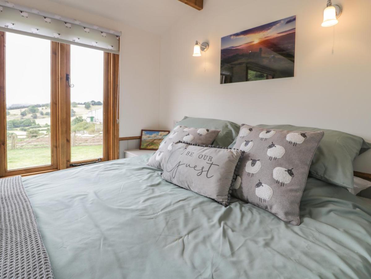 Tan Y Castell Shepherds Hut Llangollen Εξωτερικό φωτογραφία
