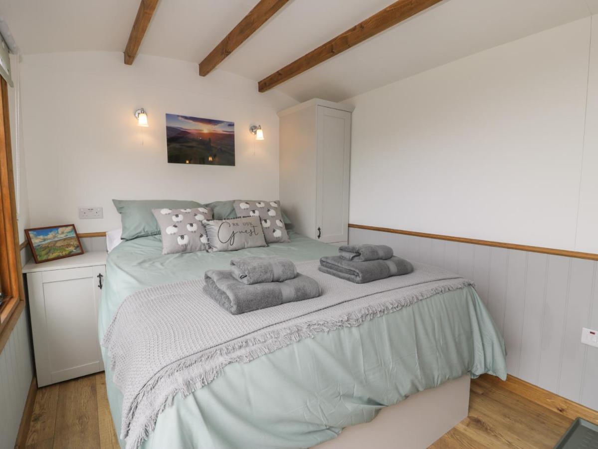 Tan Y Castell Shepherds Hut Llangollen Εξωτερικό φωτογραφία