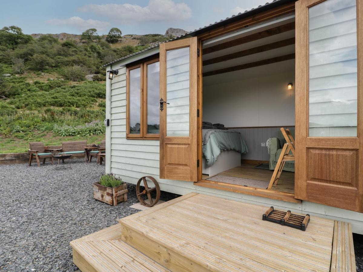 Tan Y Castell Shepherds Hut Llangollen Εξωτερικό φωτογραφία
